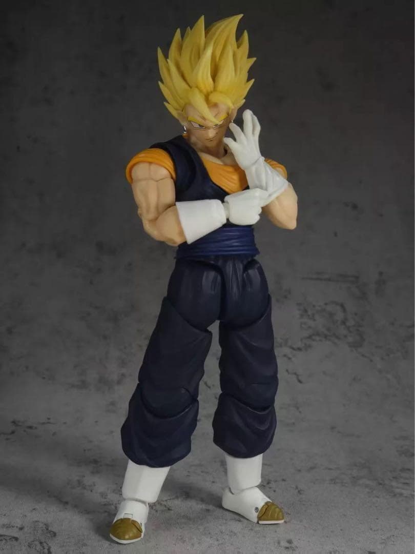 海外限定 s.h.figuarts ドラゴンボール スーパーサイヤ人ベジット