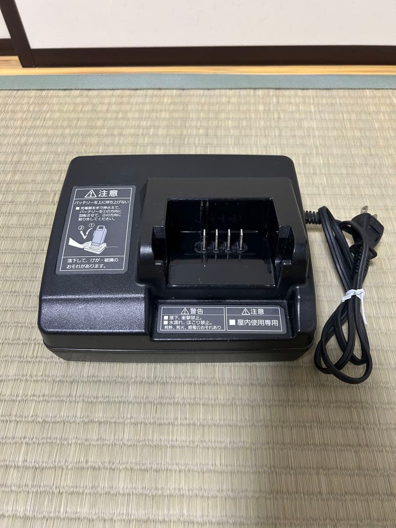 Panasonic バッテリー充電器 NKJ073Z