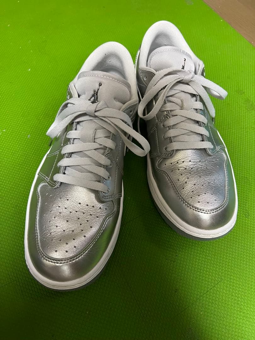 Air Jordan 1 Low シルバー