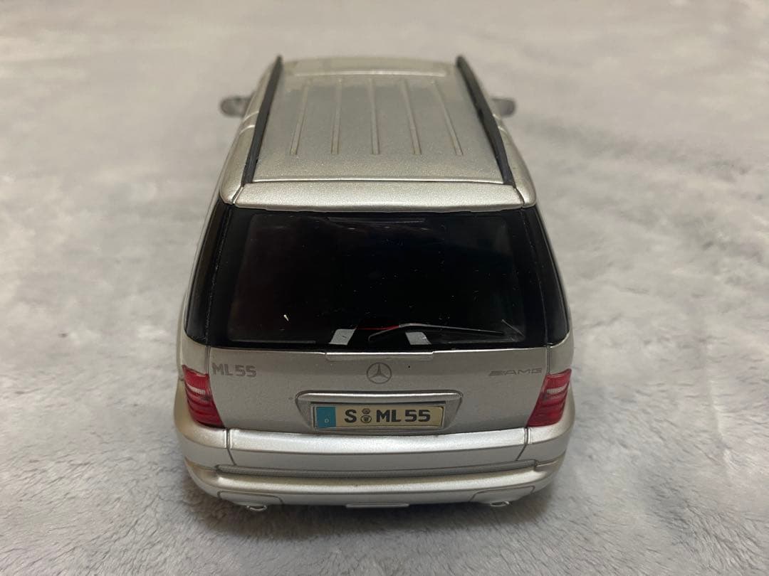 ミニカー Maisto Mercedes-Benz ML 55 1/18