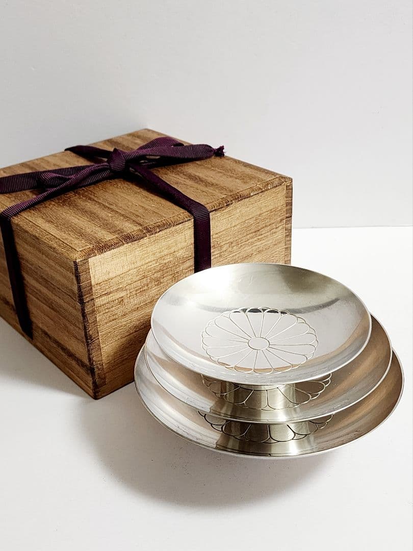 吉岳宗雲斎 皇室御用金工師 銀製 菊御紋入 盃 3客 約670.1g