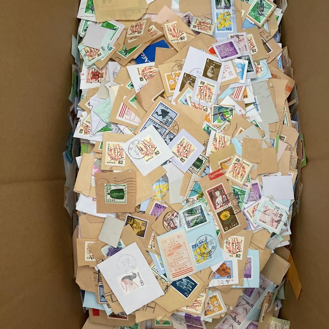 使用済み 紙付き 日本普通切手 風袋込み 20キロボックス 20kg 内容未確認