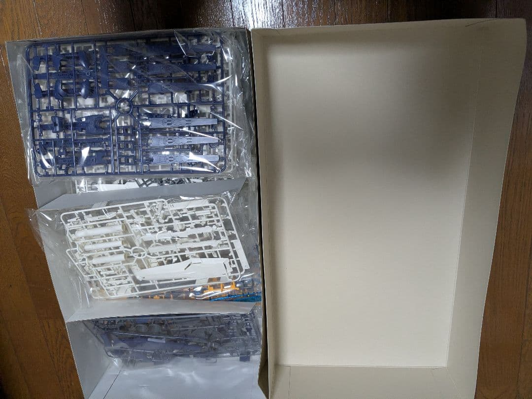 未開封未組立　ガンプラ　1/100 MG νガンダムHWS　Ver.Ka