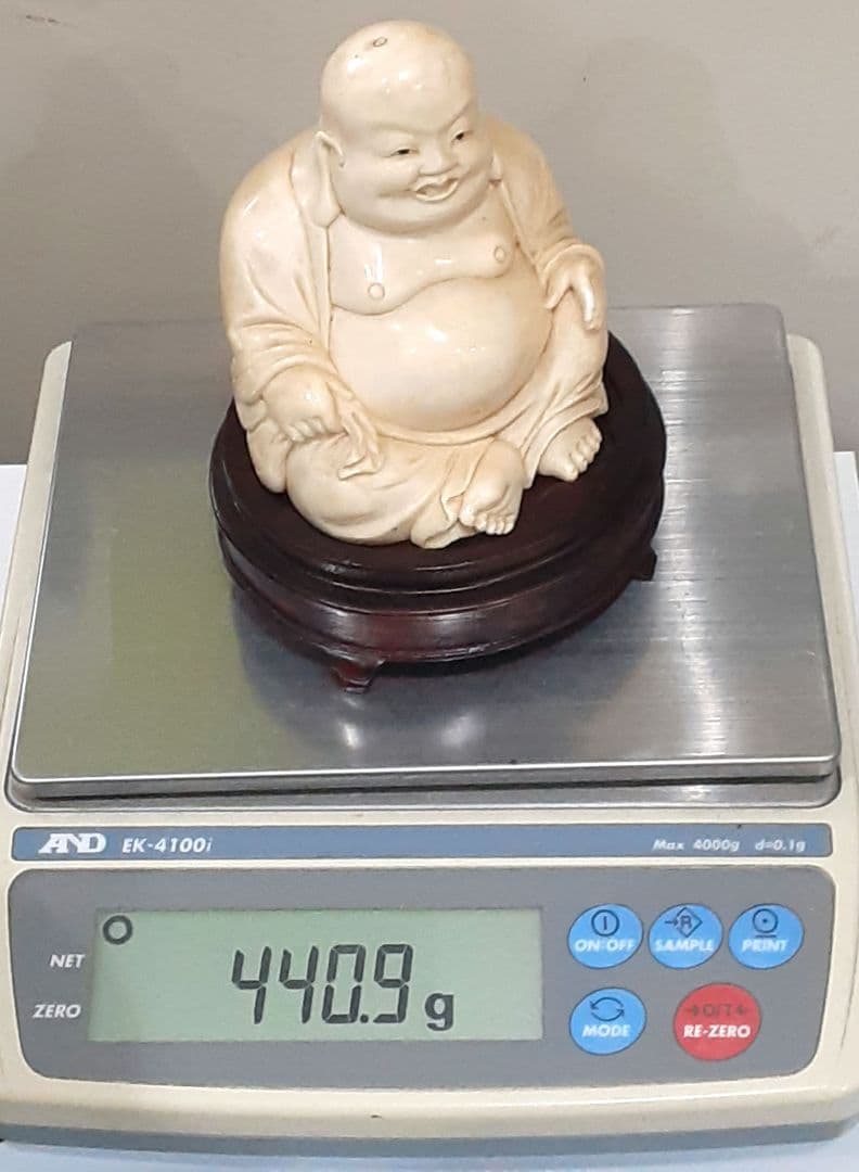 Y1701-5 細密彫刻 極上 布袋置物 唐木台付 総重量319.4g