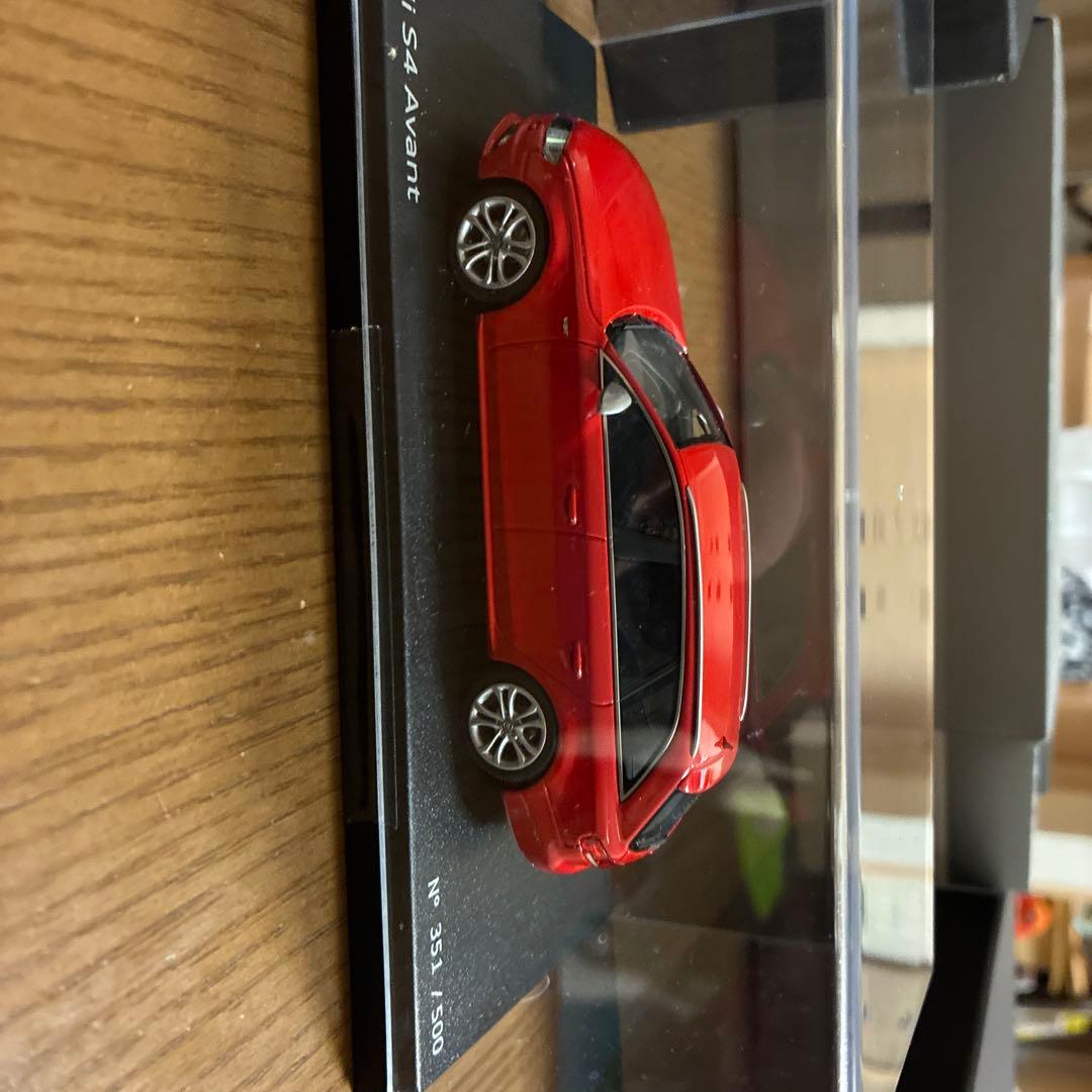 Audi S4 Avant 赤 1/43 ミニカー
