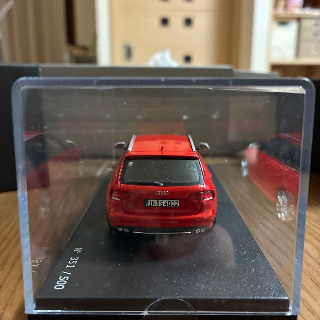 Audi S4 Avant 赤 1/43 ミニカー