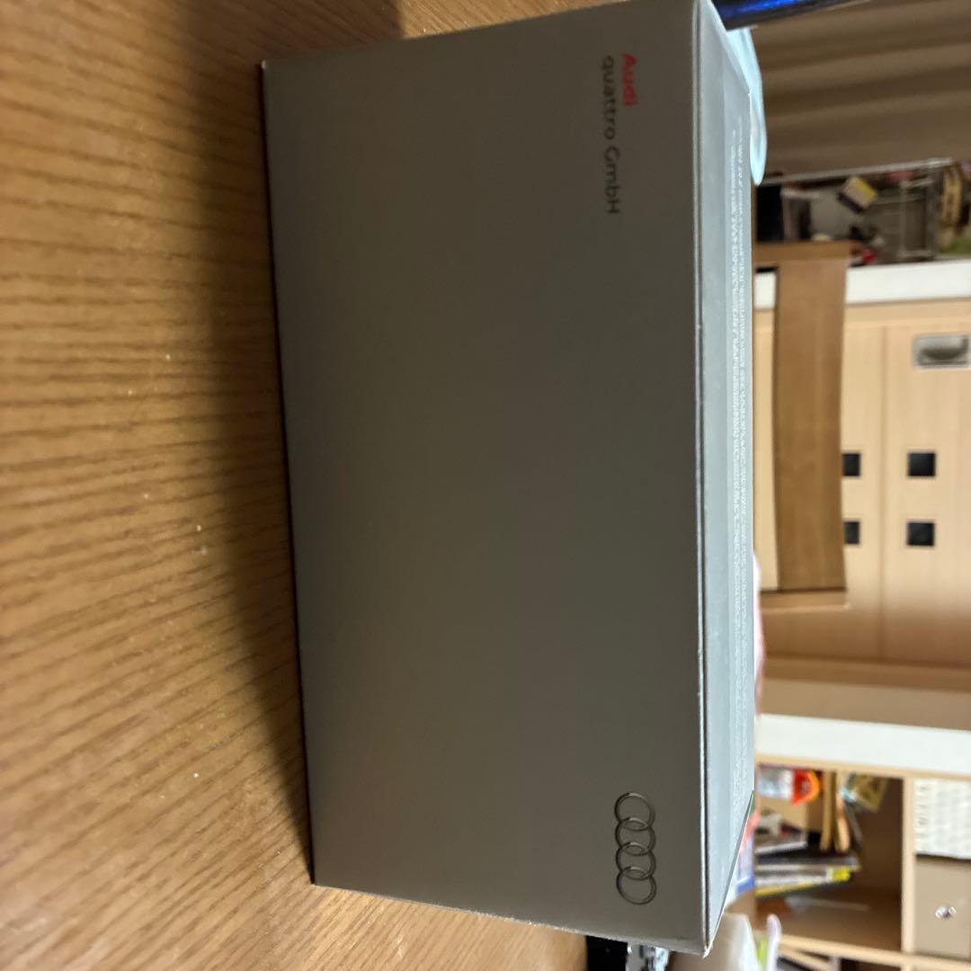 Audi S4 Avant 赤 1/43 ミニカー