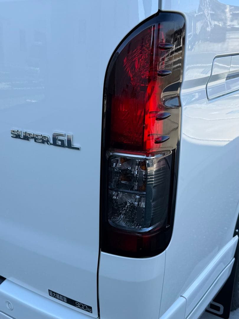 ハイエース Super GL スモークテールライト