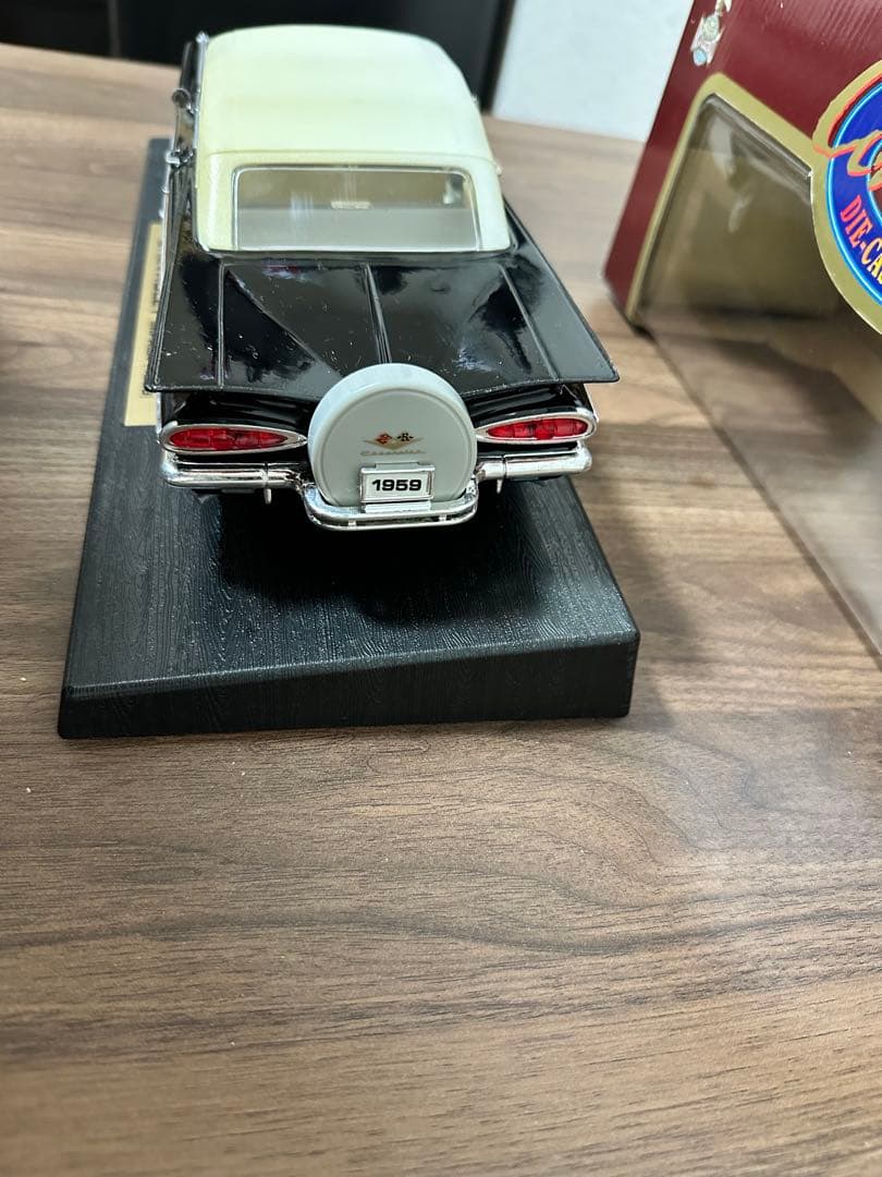 【1/18】シボレー　インパラ　1/18スケール箱付き【1959年】