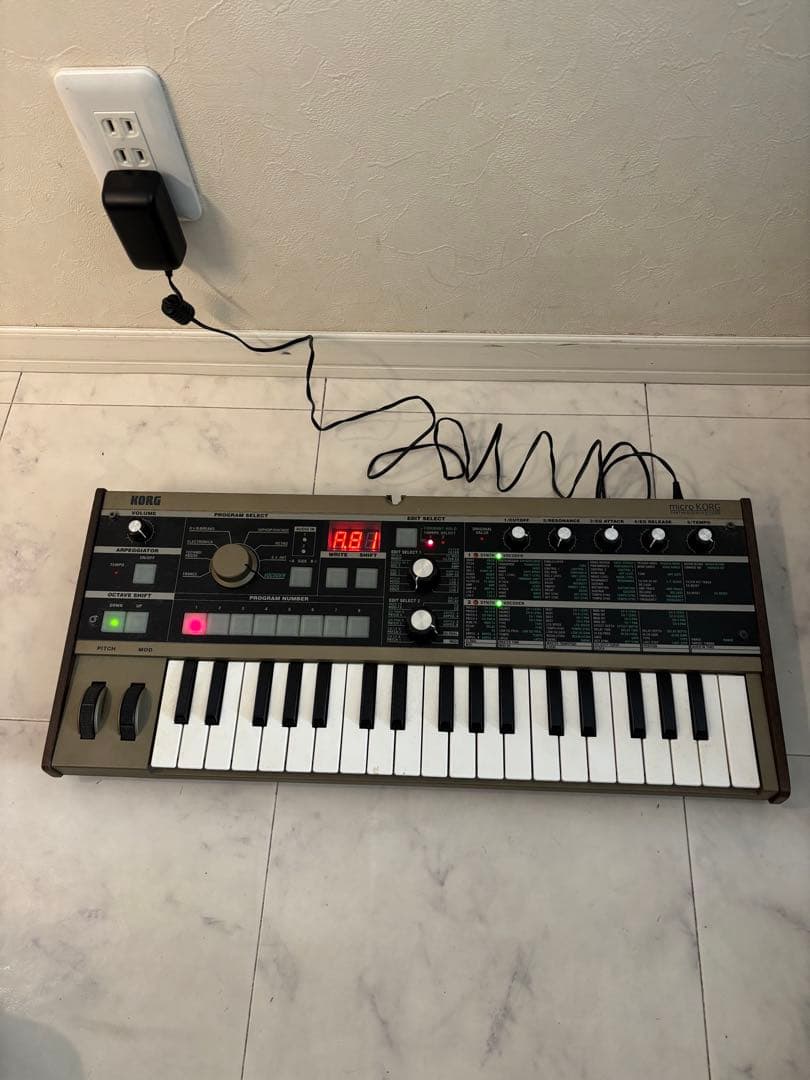 KORG　コルグ　シンセサイザー　Micro KORG　マイクロコルグ