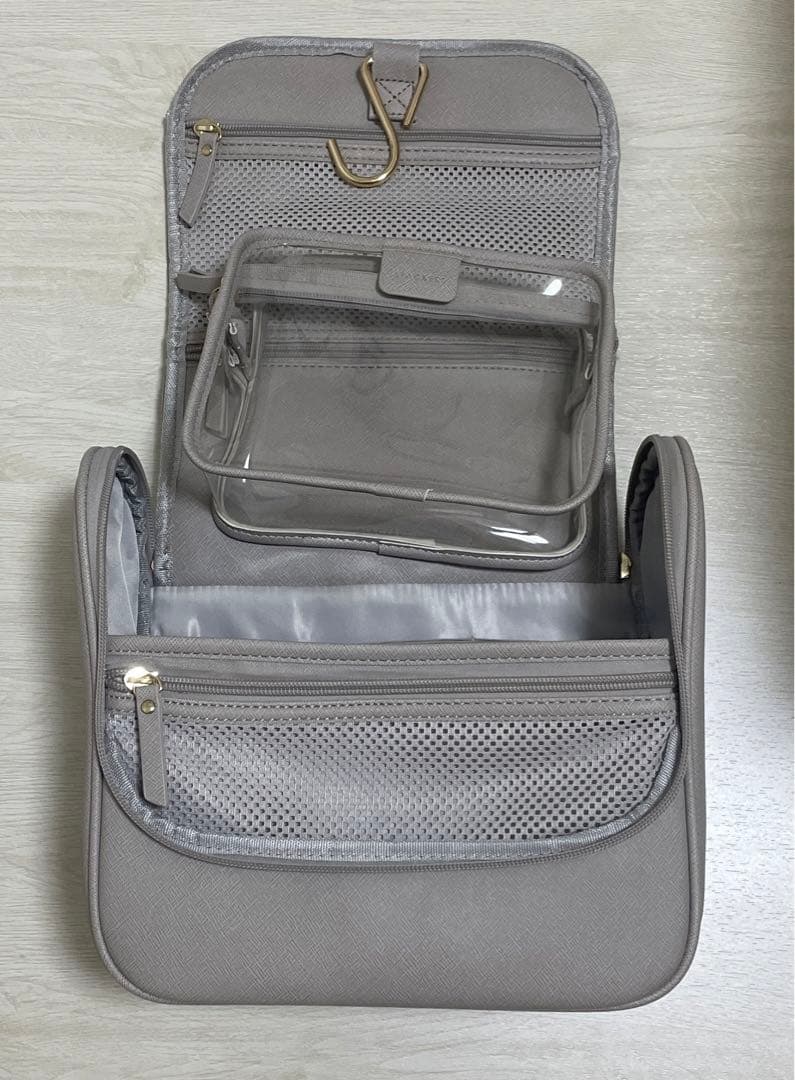 ハンギングウォッシュバッグ　グレージュ