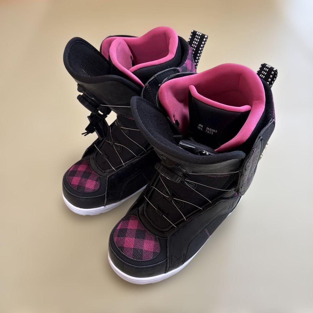 キスマーク　ダイヤル式 スノーボード ブーツ 24.5cm