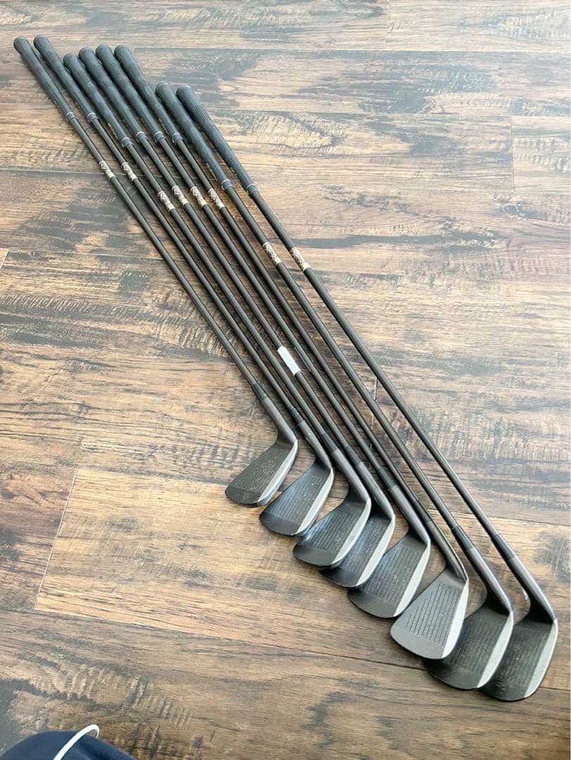 Daiwa CARBOREX 中空アイアン8本セット　R右　WHISKER SF