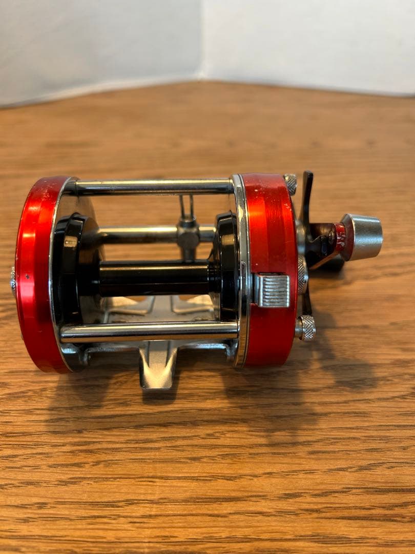 ABU ambassadeur 7000 レッド