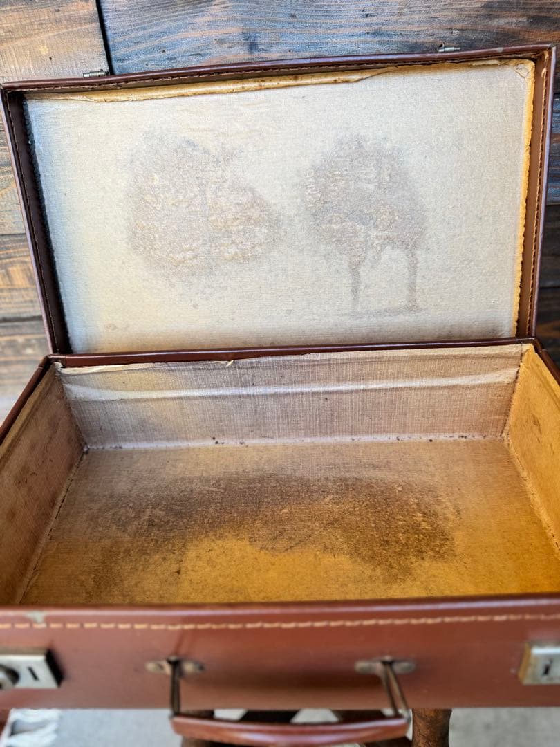 イギリス製　ビンテージペーパートランク