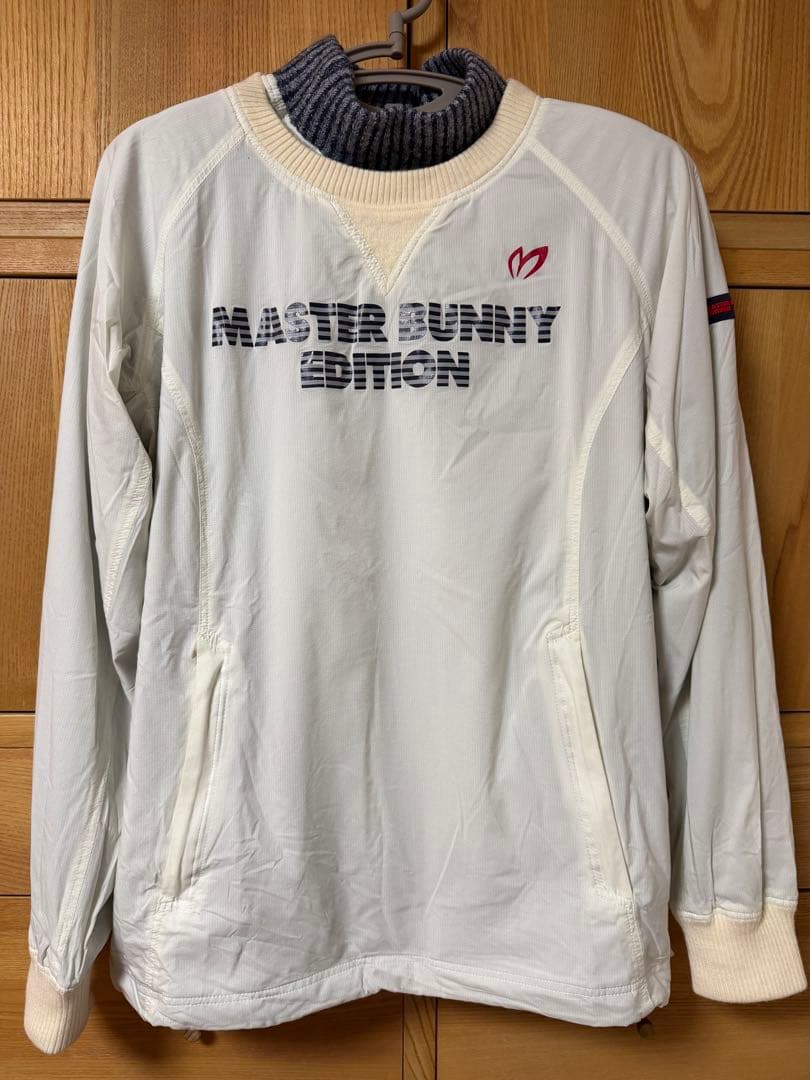 マスターバニーエディションゴルフナイロンジャンパー２枚重ね