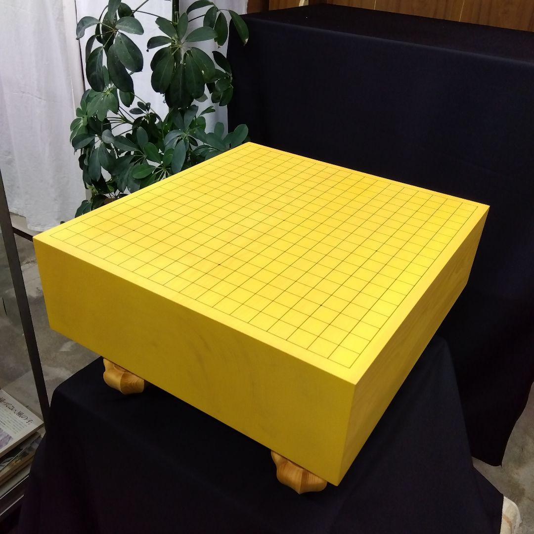 【国産　本榧　4寸碁盤　芯持ち】