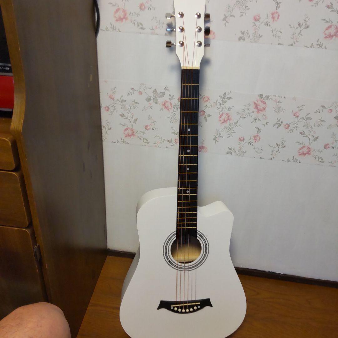 (新品！)ホワイトカッタウェイアコースティックギター