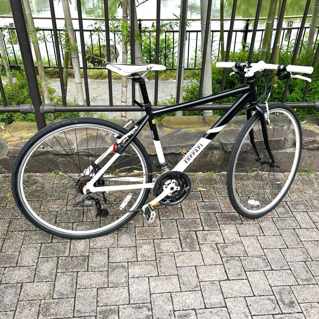 クロスバイク　ホワイト／ブラック　フェラーリ