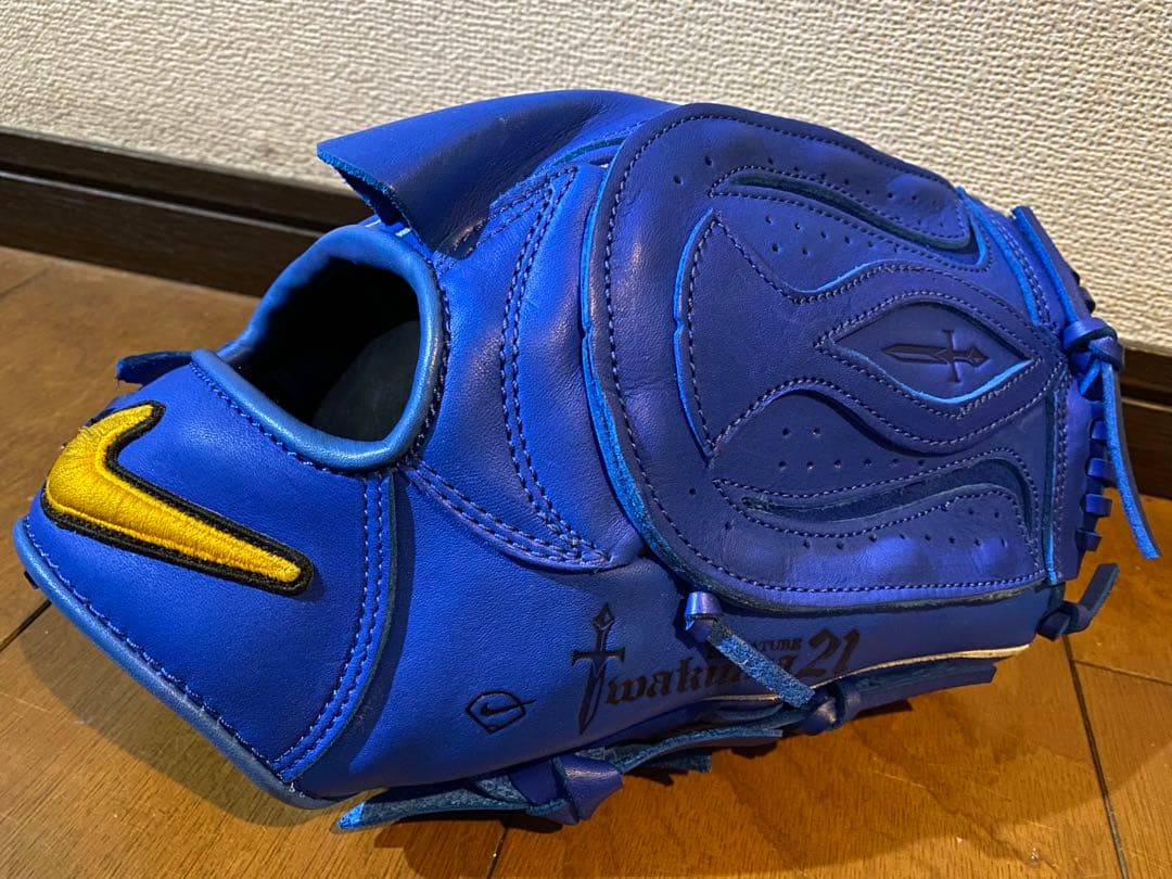 NIKE 軟式投手用グローブ　岩隈久志モデル　限定　新品