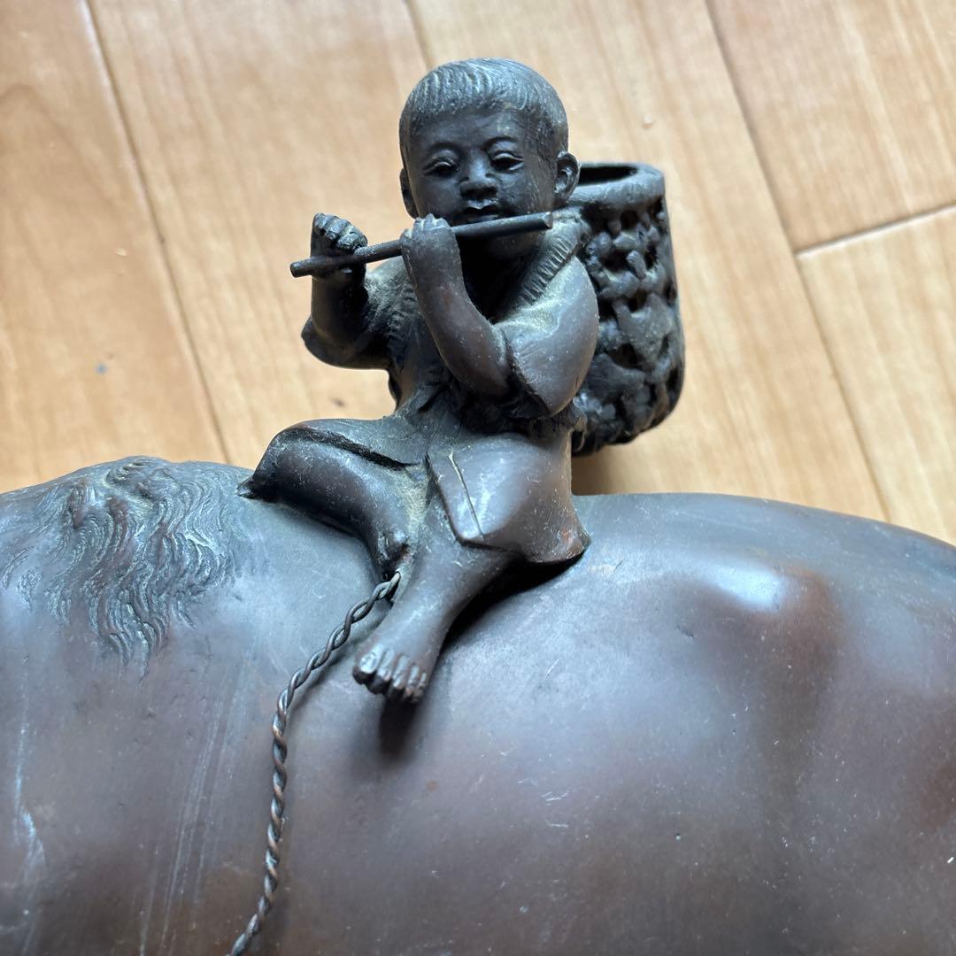 銅製 牛に乗る笛吹童子