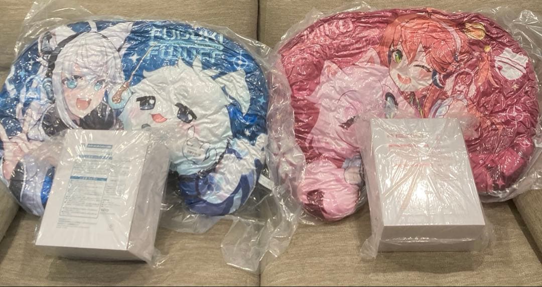 ホロライブ　描き下ろし ゲーミングクッションヘッドホン　グルーヴコースターセット