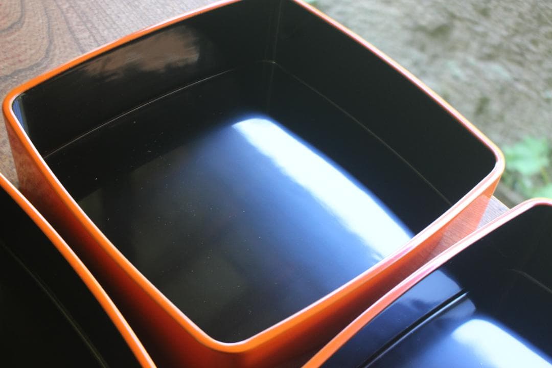 デッドストック！極上内黒朱漆の美しい胴張三段重（検輪島塗山中塗お重重箱