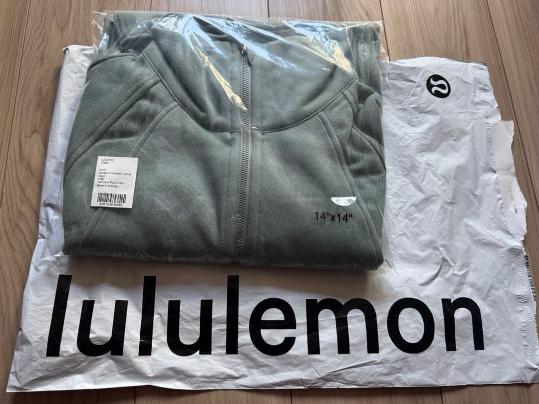 ルルレモン　Scubaオーバーサイズファネルネックハーフジップ