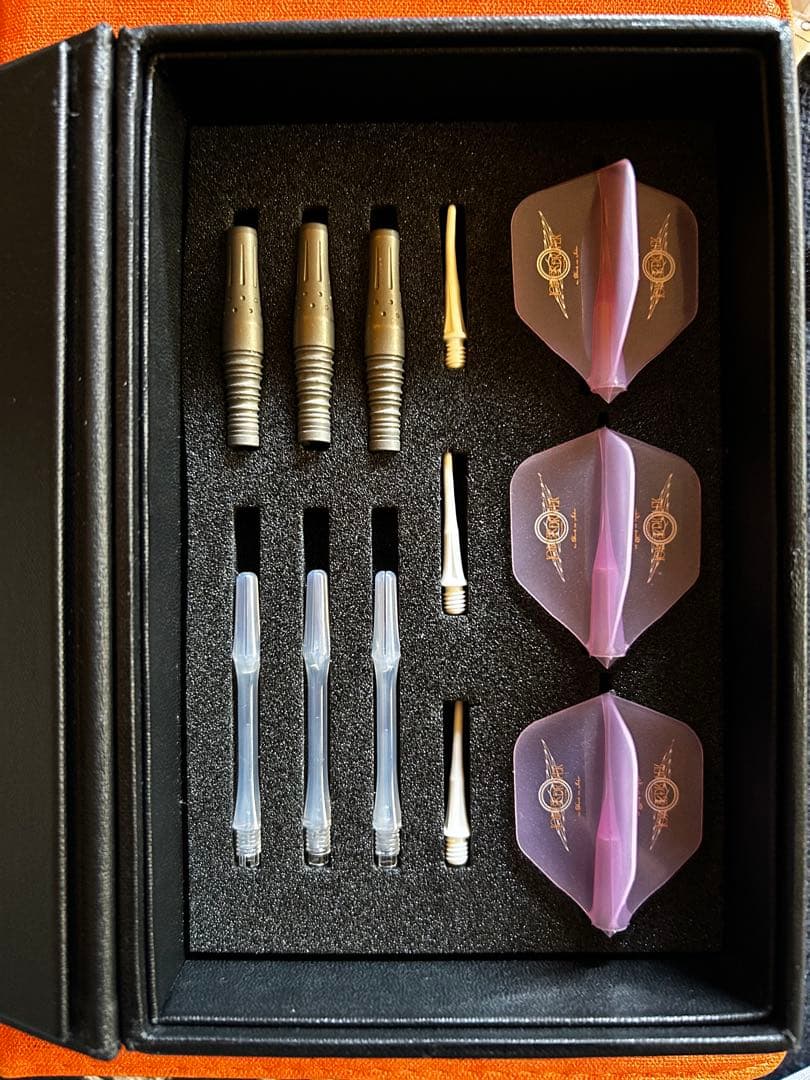 【廃盤レア】JOKERD Platinum M/N 39.5mmダーツ