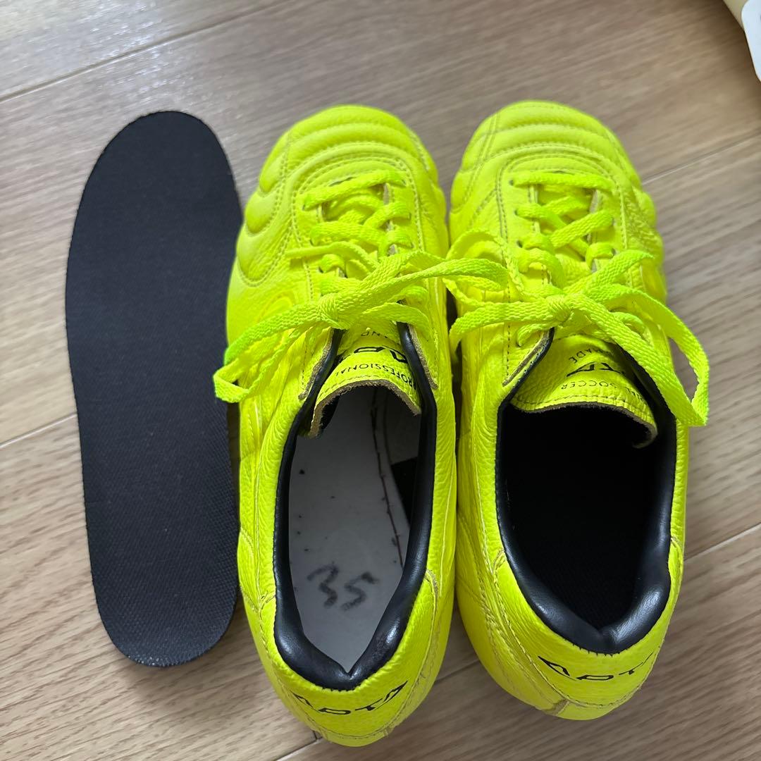 APTA サッカースパイク イエロー イタリア製