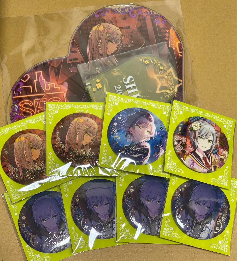 プロセカ　はぴこれ　バースデー　志歩　BIGアクリルパネル　箔押し缶バッジ