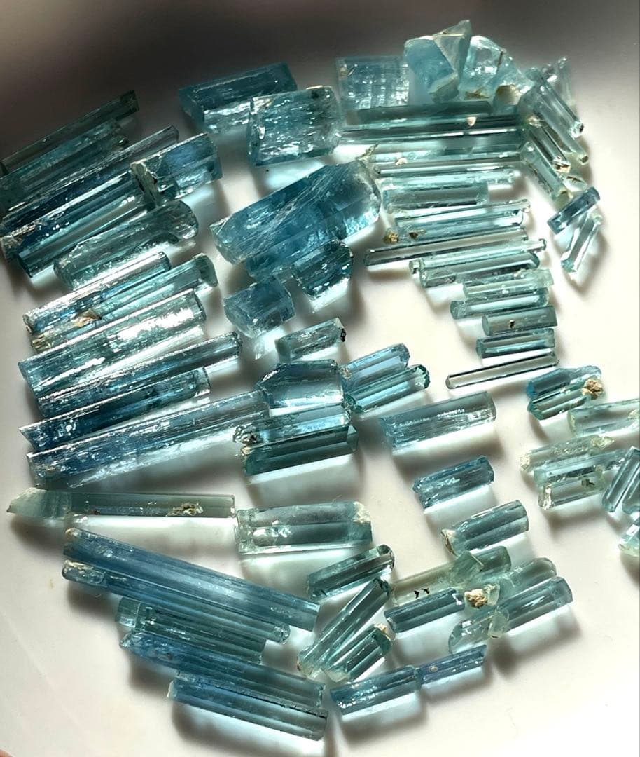 【高品質】高透明度・海色ブルー天然アクアマリンロット 306.9ctベトナム産