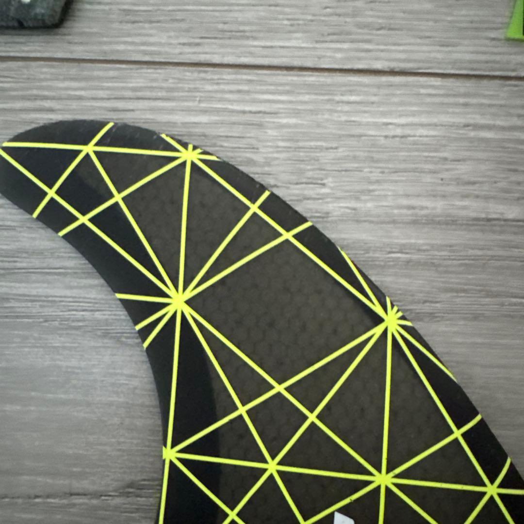 FCS KA サーフボードフィン ミディアムサイズ