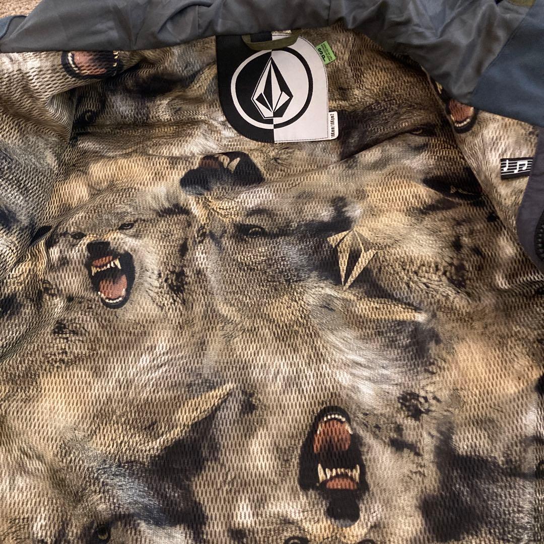 〈美品〉おまけつきVolcom ボルコム スノーボードジャケット スノボ カーキ