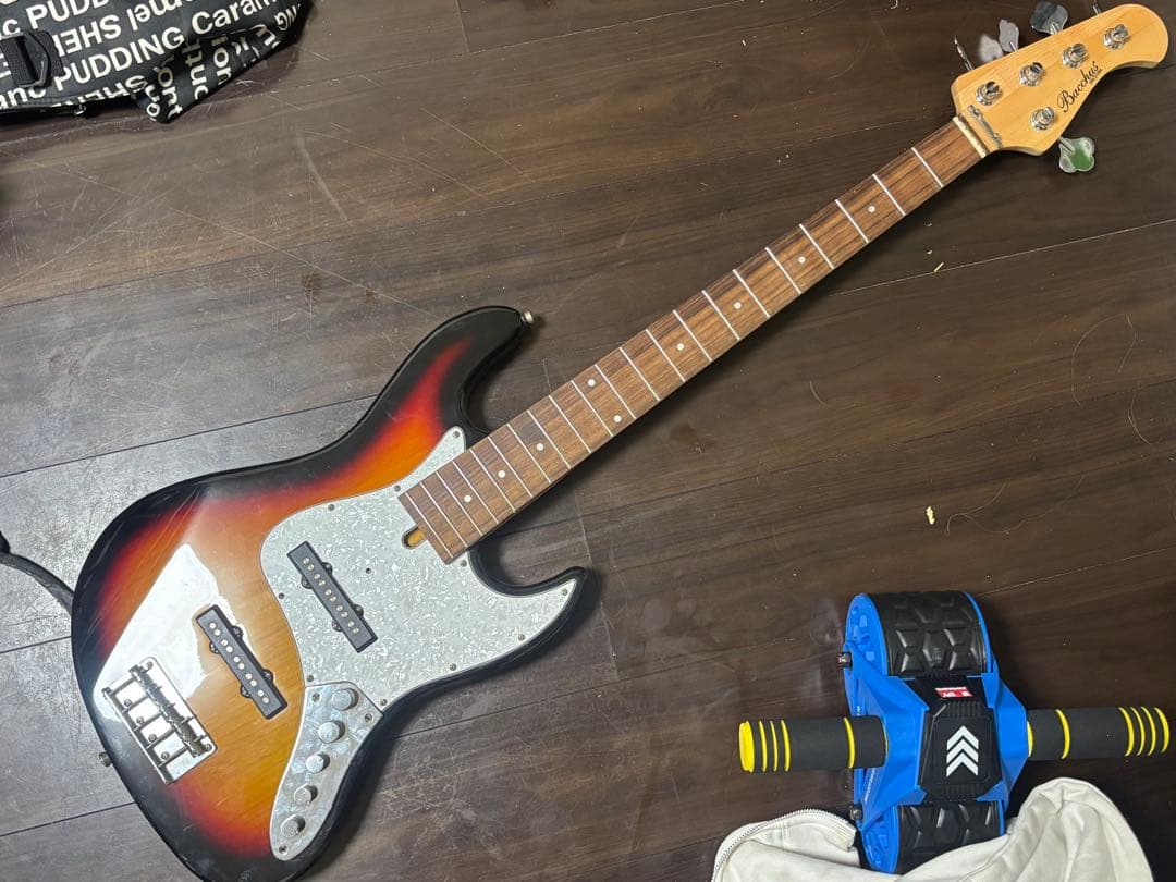 バッカス　5弦ベース　ジャンク