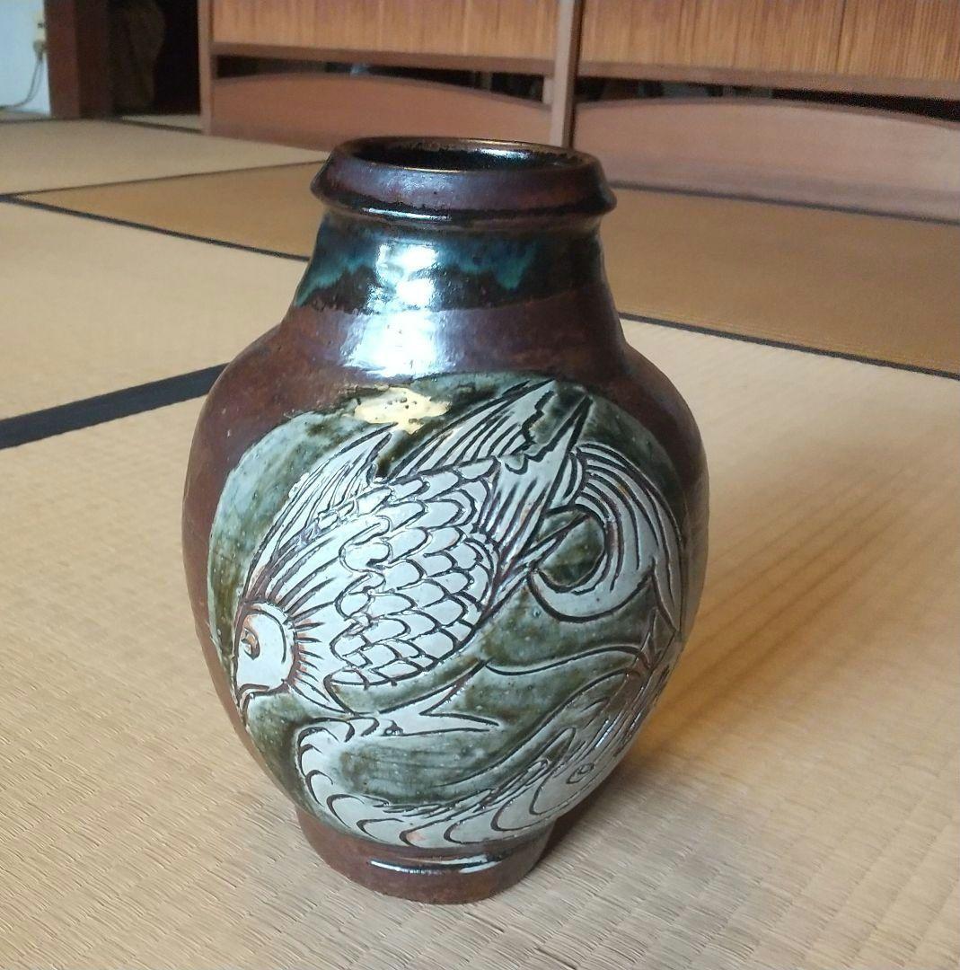 骨董　人間国宝　金城次郎　海老魚紋 高さ27.5cm　共箱