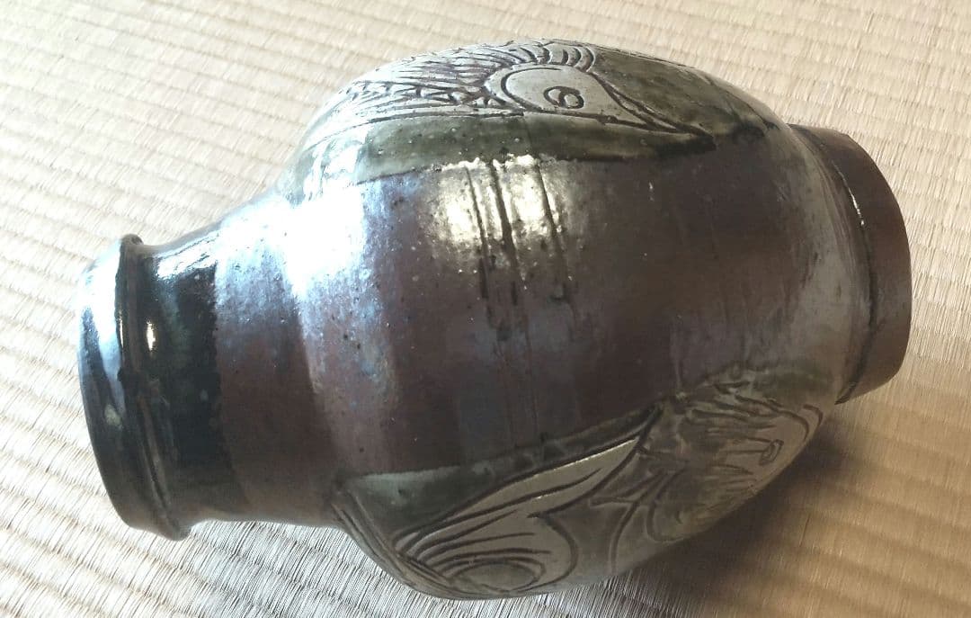 骨董　人間国宝　金城次郎　海老魚紋 高さ27.5cm　共箱