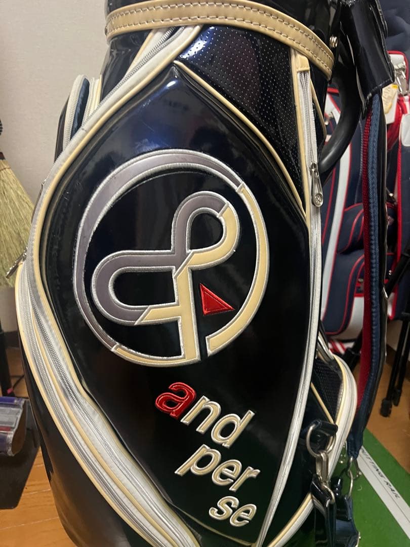 and per se キャディバッグ　エナメル