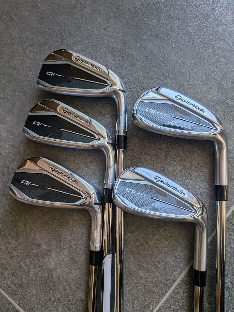 ●ほぼ新品　ラウンド未使用●Qi アイアンセットPW-6 5本i フレックスS