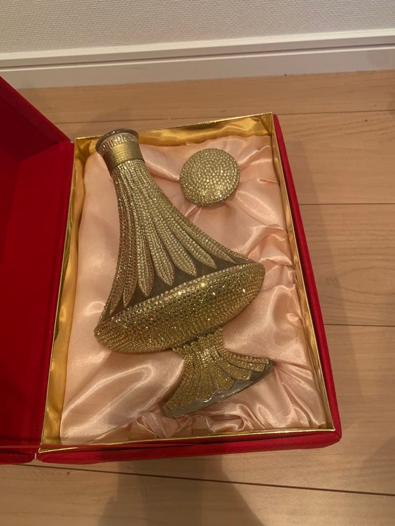 装飾的な金属製ボトル　トラディション　空瓶