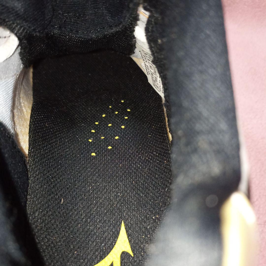 Mizuno ウェーブ ライトニング Z MID WAVE LIGHTNING