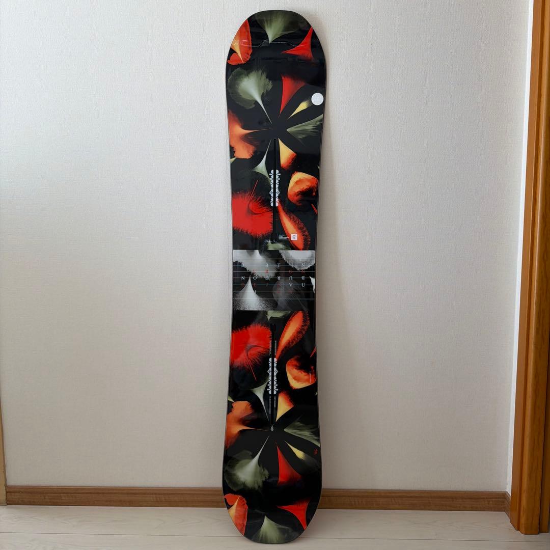 BURTON スノーボード デジャヴュ146cm　ボードスリーブ付き
