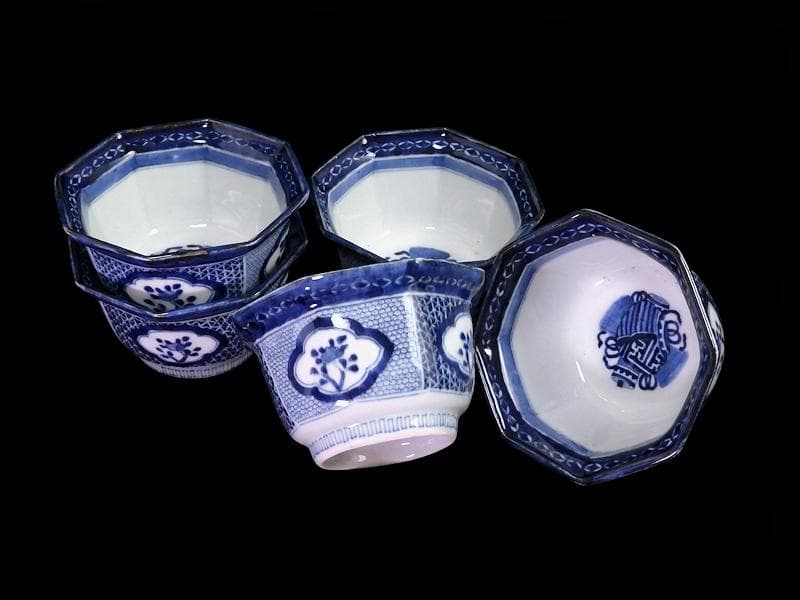 古伊万里　染付　毘沙門亀甲紋に花図　八角向付 ５客　A234AS-DBb