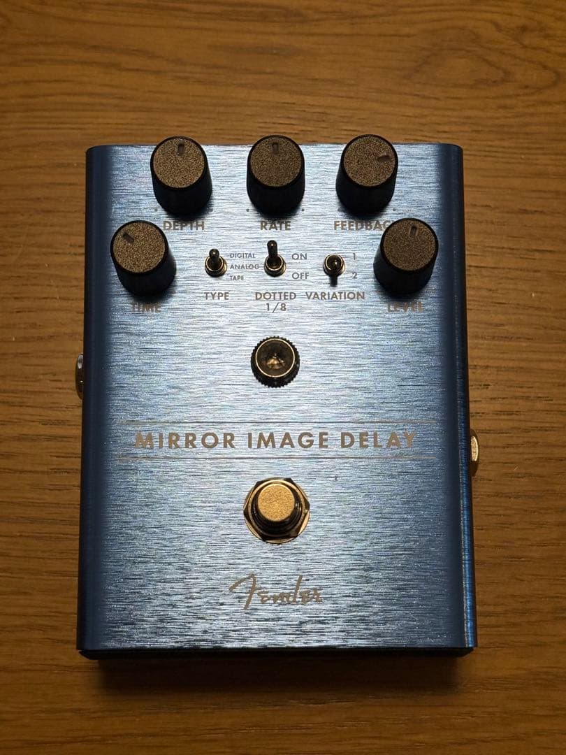 【美品・箱付】Fender Mirror Image Delay（動作確認済み）