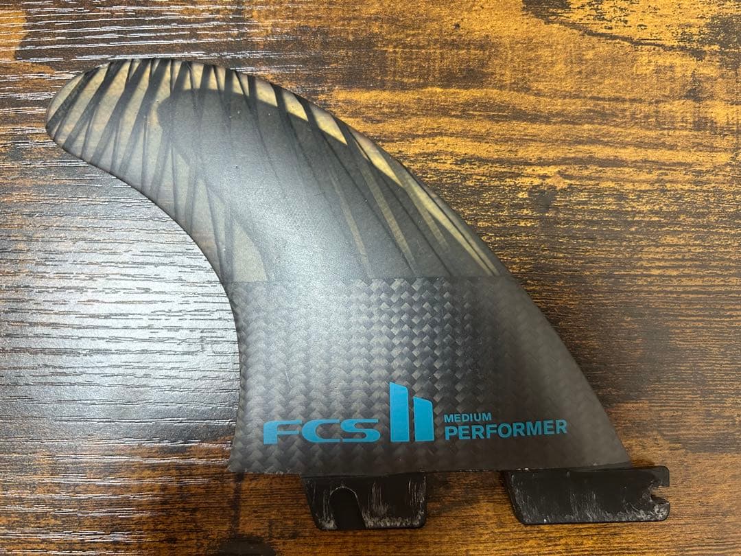 【最終値下】FCS2 フィン PEFORMER TRI Mサイズ