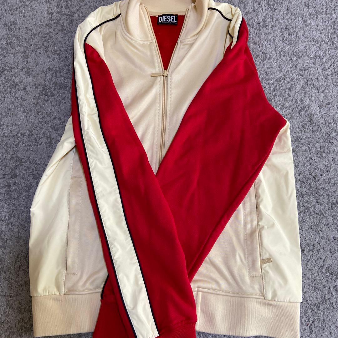 お値下げしました。美品です。DIESEL ジップアップジャケット 赤 クリーム