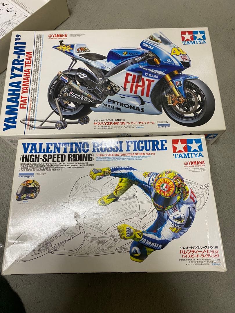 タミヤ 1/12 ヤマハ YZR-M1 '09 フィアットヤマハチーム