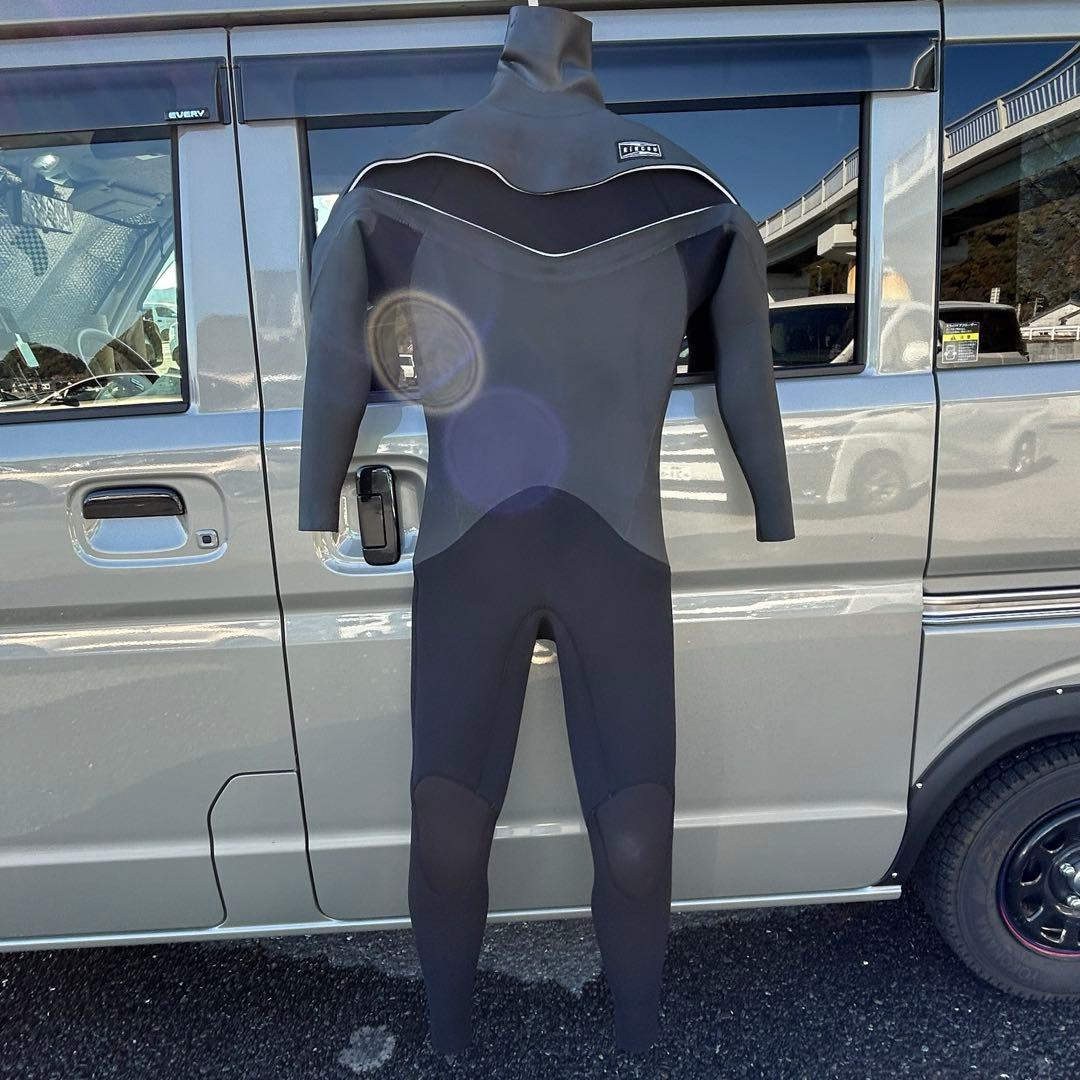 リンコンウェットスーツ　THE SUNS　セミドライ　市東重明