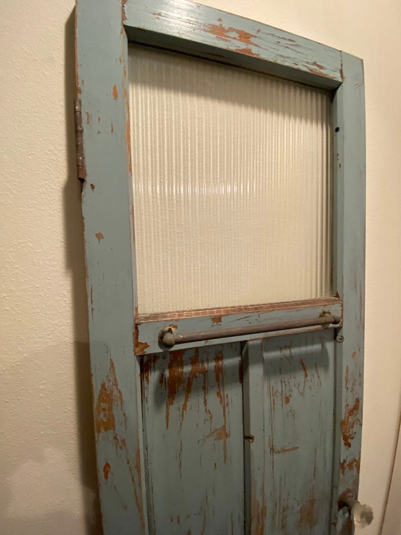 アンティークすぎるドア