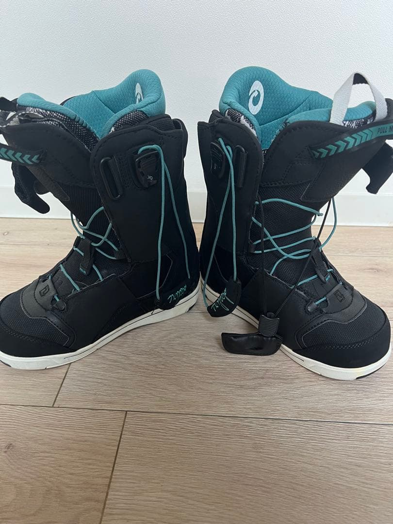 DEELUXE スノーボードブーツ 22.5センチ ID5.2 ディーラックス